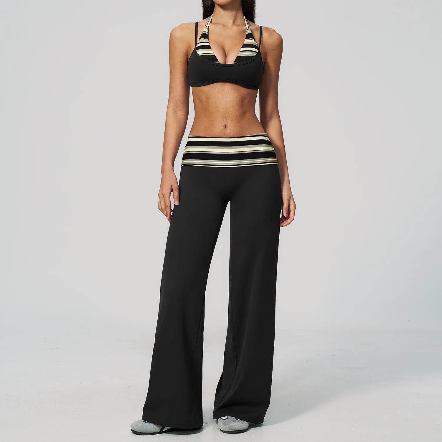 Women's 2-Piece Athletic Set — Printed Bralette & Capri Leggings