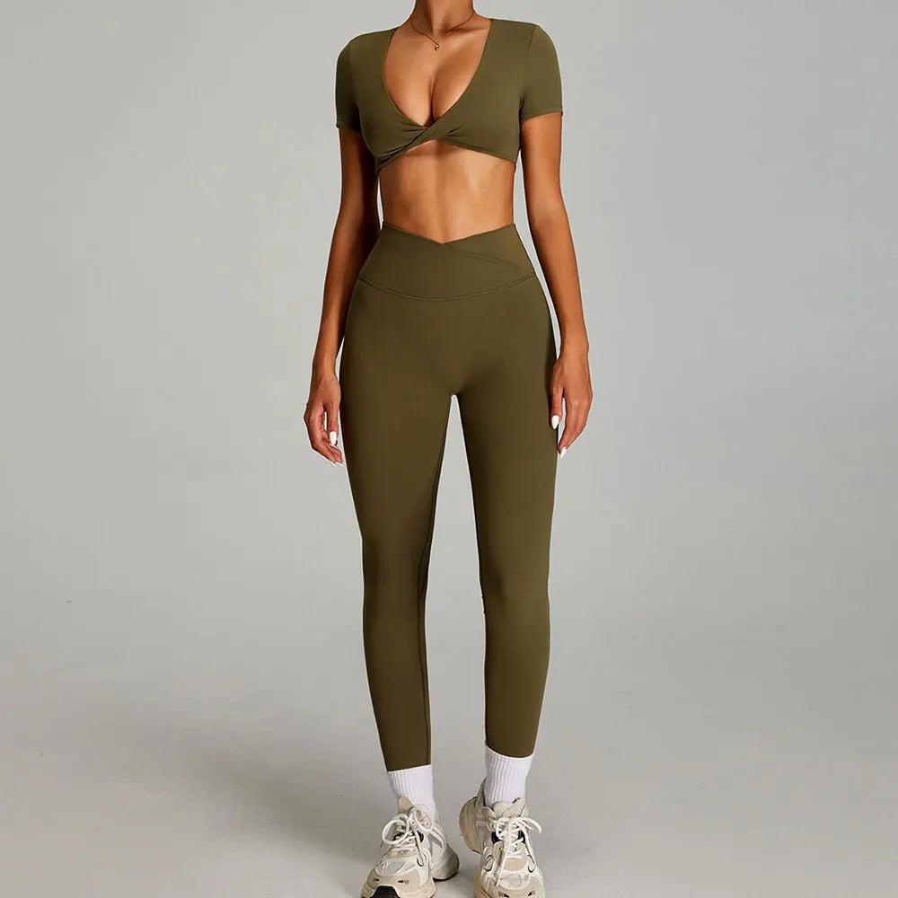 2-Piece Short Sleeve Yoga Set – Quick-Dry Top & Leggings